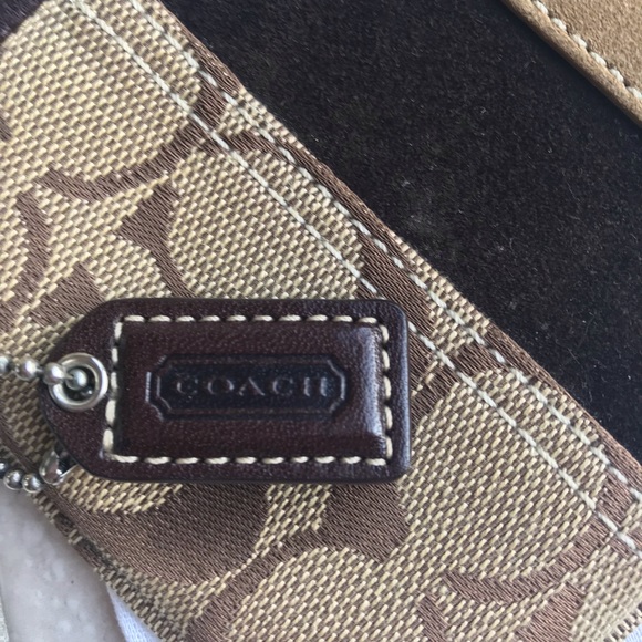 🔥AUTHENTIC COACH WRISTLET🔥 - Picture 3 of 5